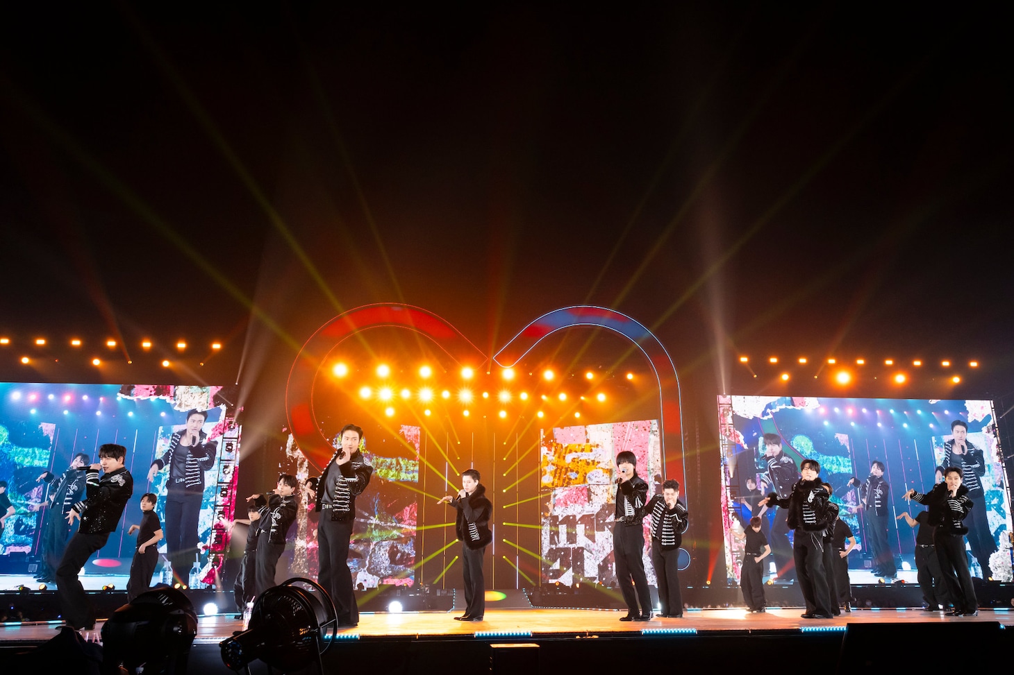 SUPER JUNIOR。「SMTOWN LIVE 2025-26 in FUKUOKA」より。