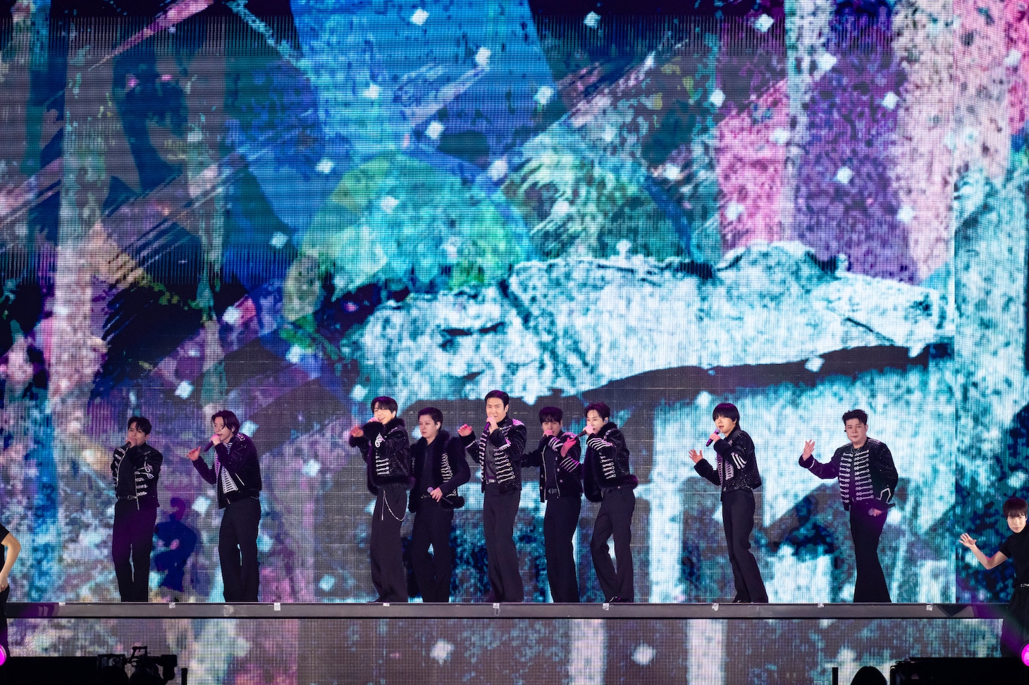 SUPER JUNIOR。「SMTOWN LIVE 2025-26 in FUKUOKA」より。