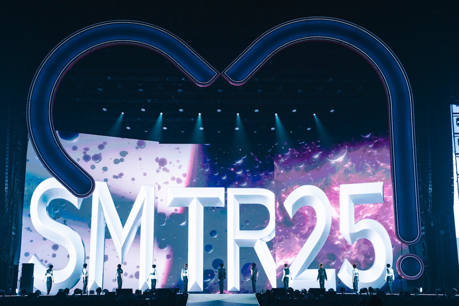 SMエンタテインメントの男子練習生チーム・SMTR25。「SMTOWN LIVE 2025-26 in FUKUOKA」より。