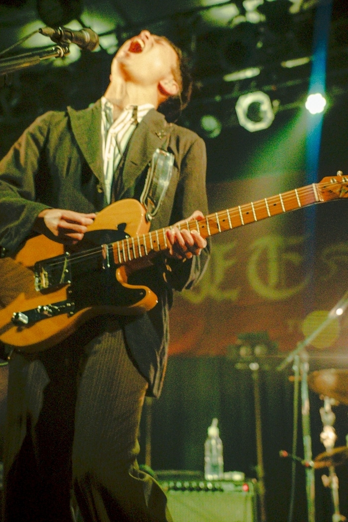 玉置周啓（Vo, G / MONO NO AWARE）（撮影：元）