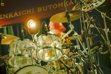 柳澤豊（Dr / MONO NO AWARE）（撮影：元）