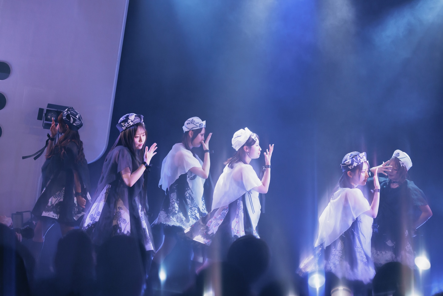 fishbowl（撮影：ヨシモリユウナ）