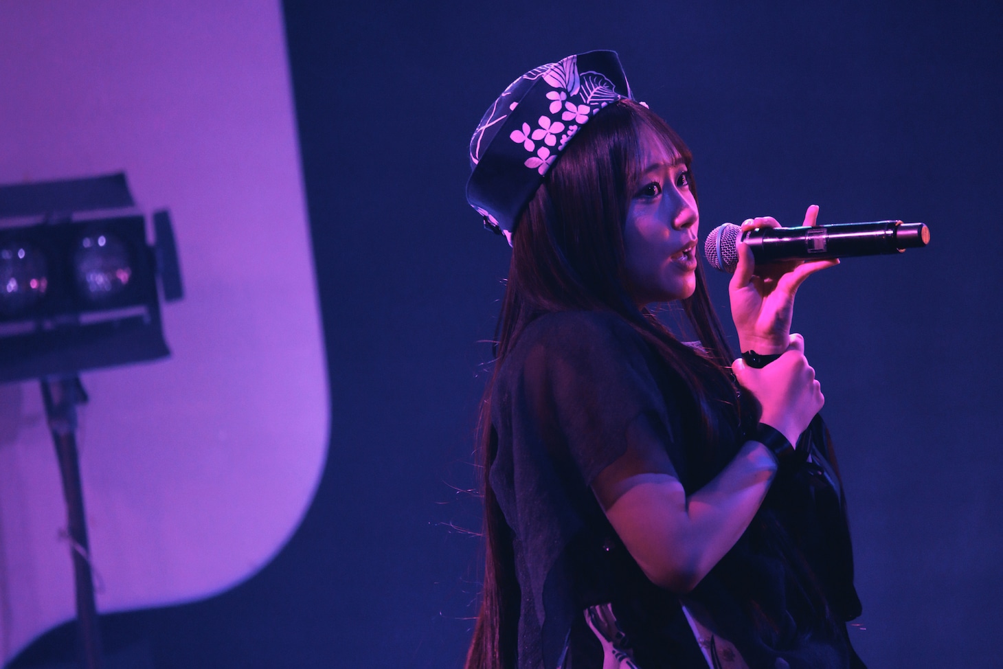 ⼤⽩桃⼦（fishbowl）（撮影：ヨシモリユウナ）