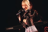 栞音（Vo / CiON）（撮影：ヨシモリユウナ）