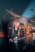 SHUSE（B / †яі¢к、La'cryma Christi）（Photo by Akira "TERU" Sugihara）