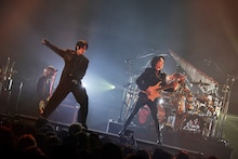 Acid Black Cherryフィルムライブにお台場熱狂、誕生日迎えたyasuは手紙で感謝の思いを伝える