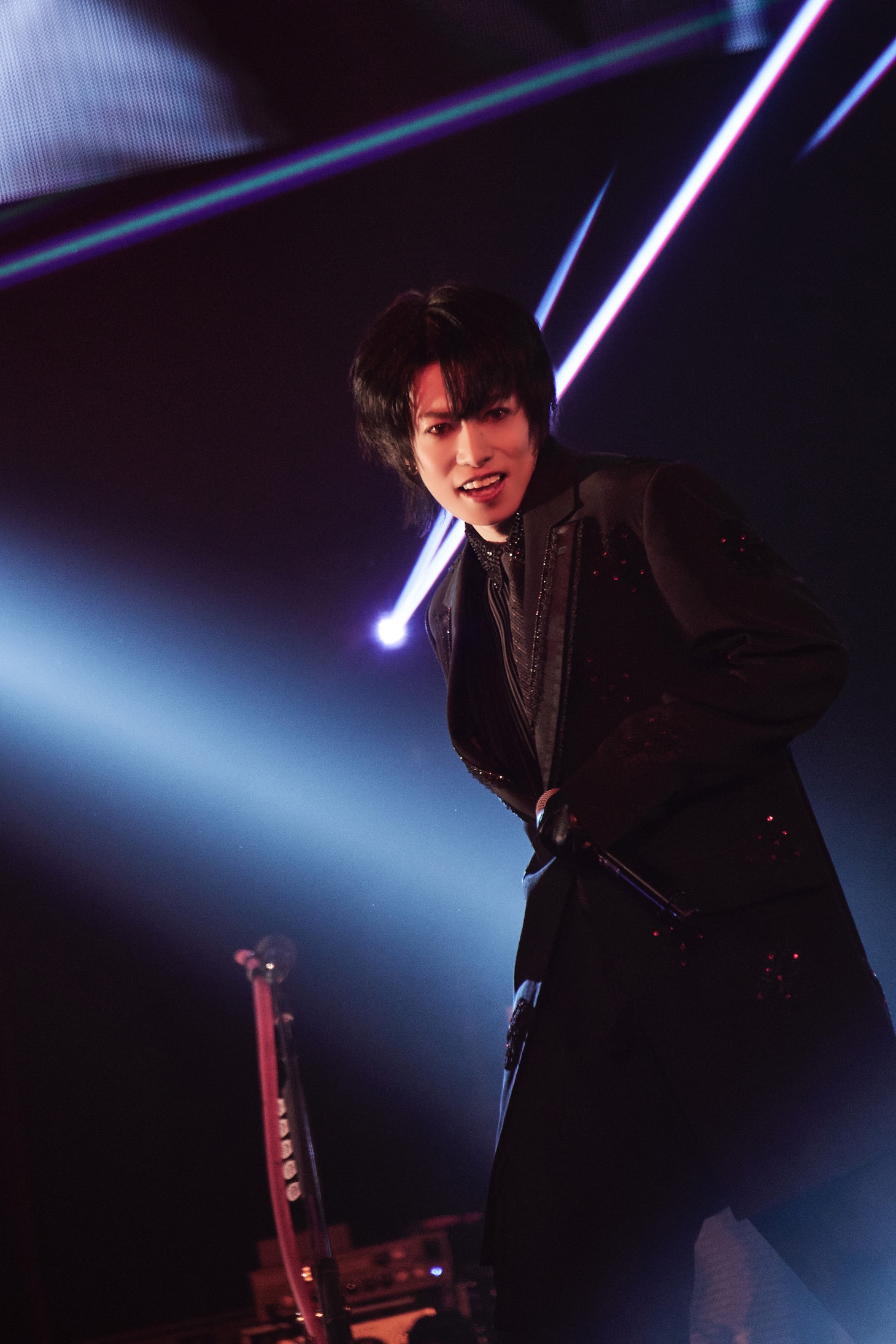 SHIN（Vo / ViViD）（Photo by Akira "TERU" Sugihara）