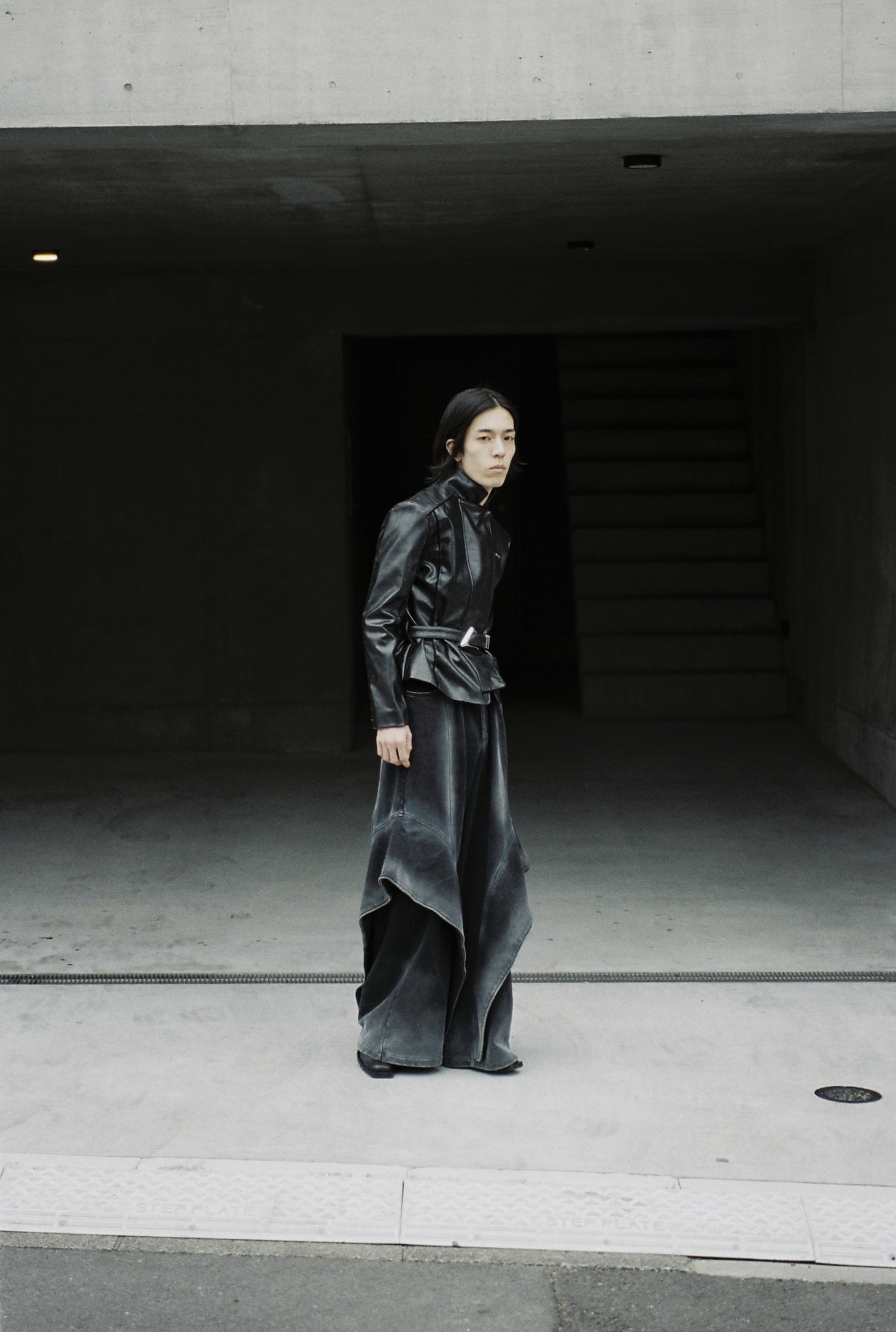 「MIKAGE SHIN」26AWコレクションのルックモデルに起用された松田歩（離婚伝説）。