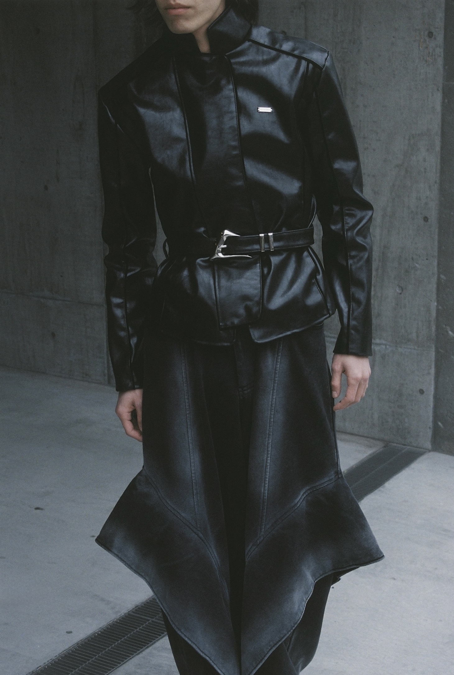 「MIKAGE SHIN」26AWコレクションのルックモデルに起用された松田歩（離婚伝説）。