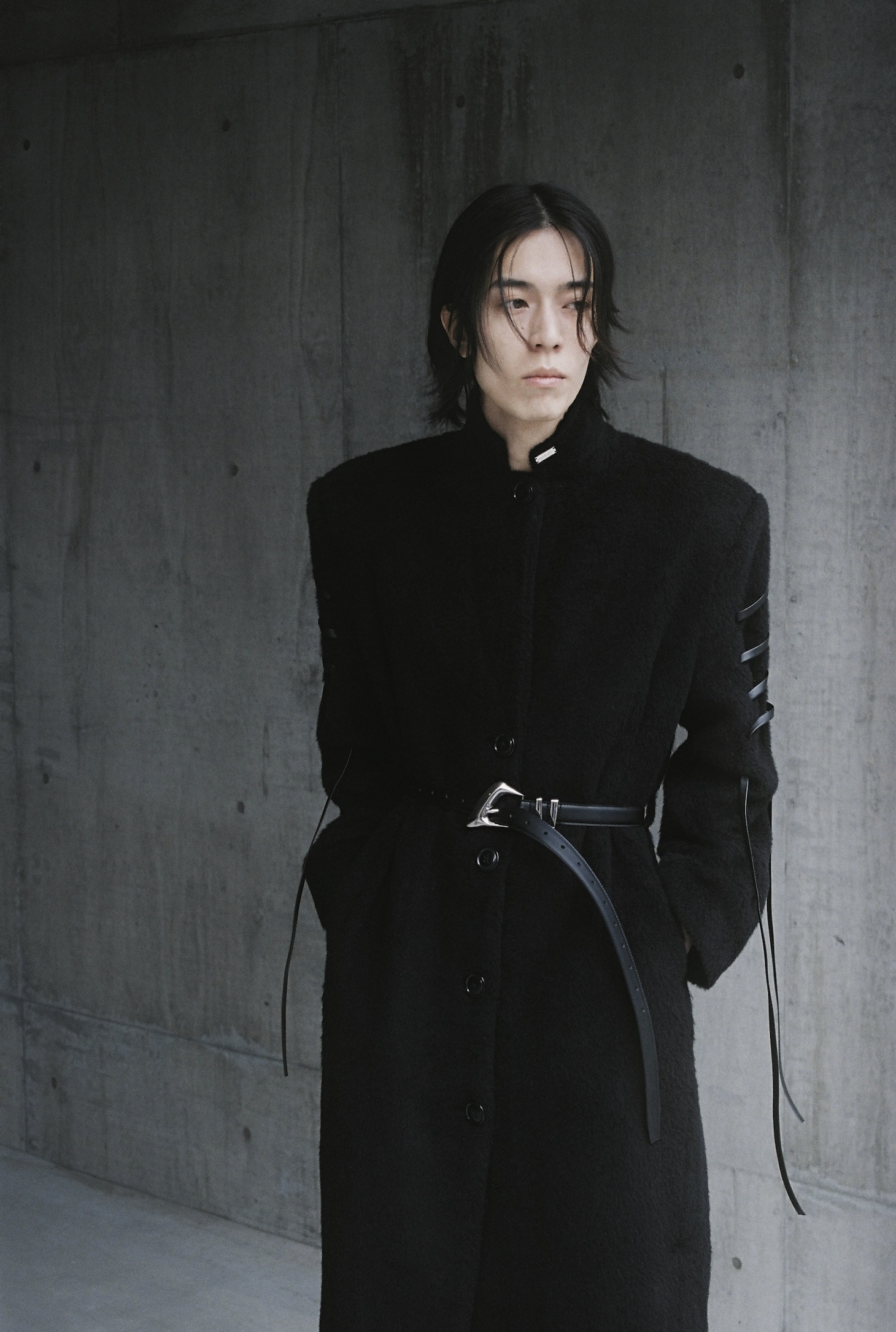 「MIKAGE SHIN」26AWコレクションのルックモデルに起用された松田歩（離婚伝説）。