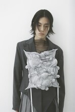 「MIKAGE SHIN」26AWコレクションのルックモデルに起用された松田歩（離婚伝説）。