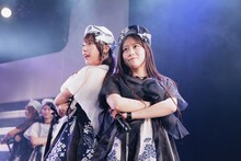 左から、fishbowlの佐佐⽊⼀⼼、⼤⽩桃⼦。（撮影：ヨシモリユウナ）