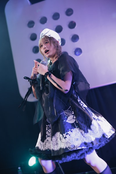 ⽊村⽇⾳（fishbowl）（撮影：ヨシモリユウナ）