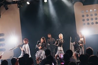 CiON（撮影：ヨシモリユウナ）