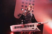 杏実（Pf / CiON）（撮影：ヨシモリユウナ）