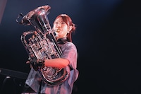 聖奈（Euph, Bass Tp / CiON）（撮影：ヨシモリユウナ）