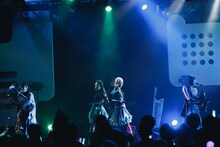 「ライブナタリー “CiON × fishbowl”」CiONのステージの様子。（撮影：ヨシモリユウナ）