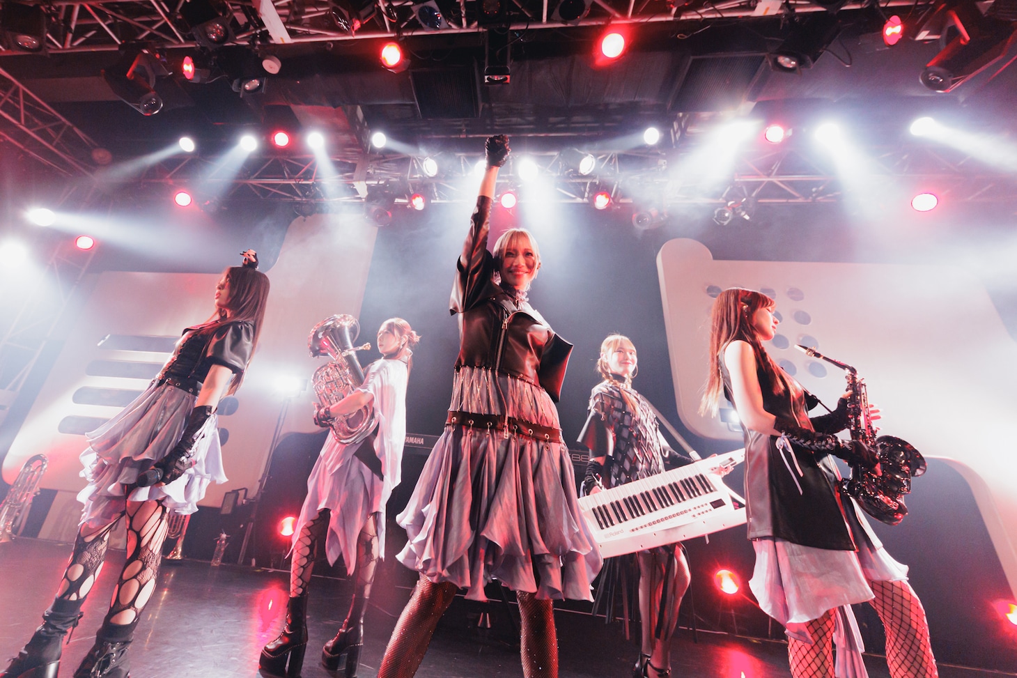 CiON（撮影：ヨシモリユウナ）