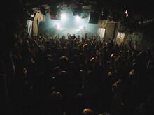 the paddlesの兵庫・MUSIC ZOO KOBE 太陽と虎公演の様子。（撮影：オガワタクヤ）