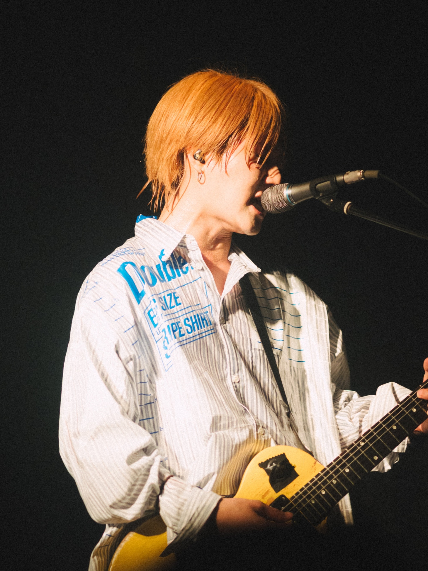 柄須賀皇司（Vo, G）（撮影：オガワタクヤ）