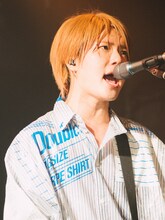 柄須賀皇司（Vo, G）（撮影：オガワタクヤ）