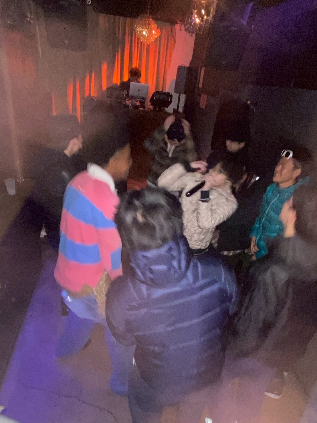 Young 888のライブの様子。