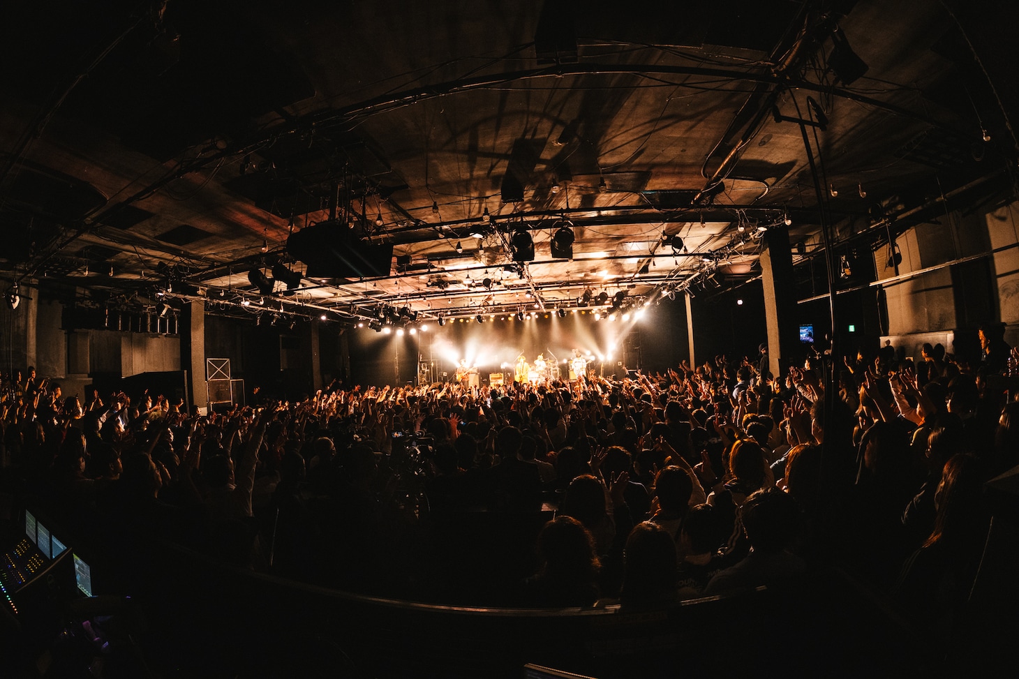 「KANA-BOON 47都道府県ツアー『CRITICAL HIT PARADE』」東京・LIQUIDROOM公演の様子。（撮影：ハタサトシ）