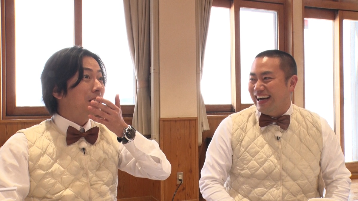 左から河合郁人、岡部大（ハナコ）。