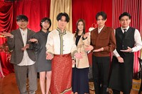 左から飯尾和樹（ずん）、知英（KARA）、宮舘涼太（Snow Man）、生見愛瑠、岩瀬洋志、吉村崇（平成ノブシコブシ）。