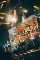 「くるりツアー25/26 ～夢のさいはて～」東京公演の様子。（Photo by Kana Tarumi）