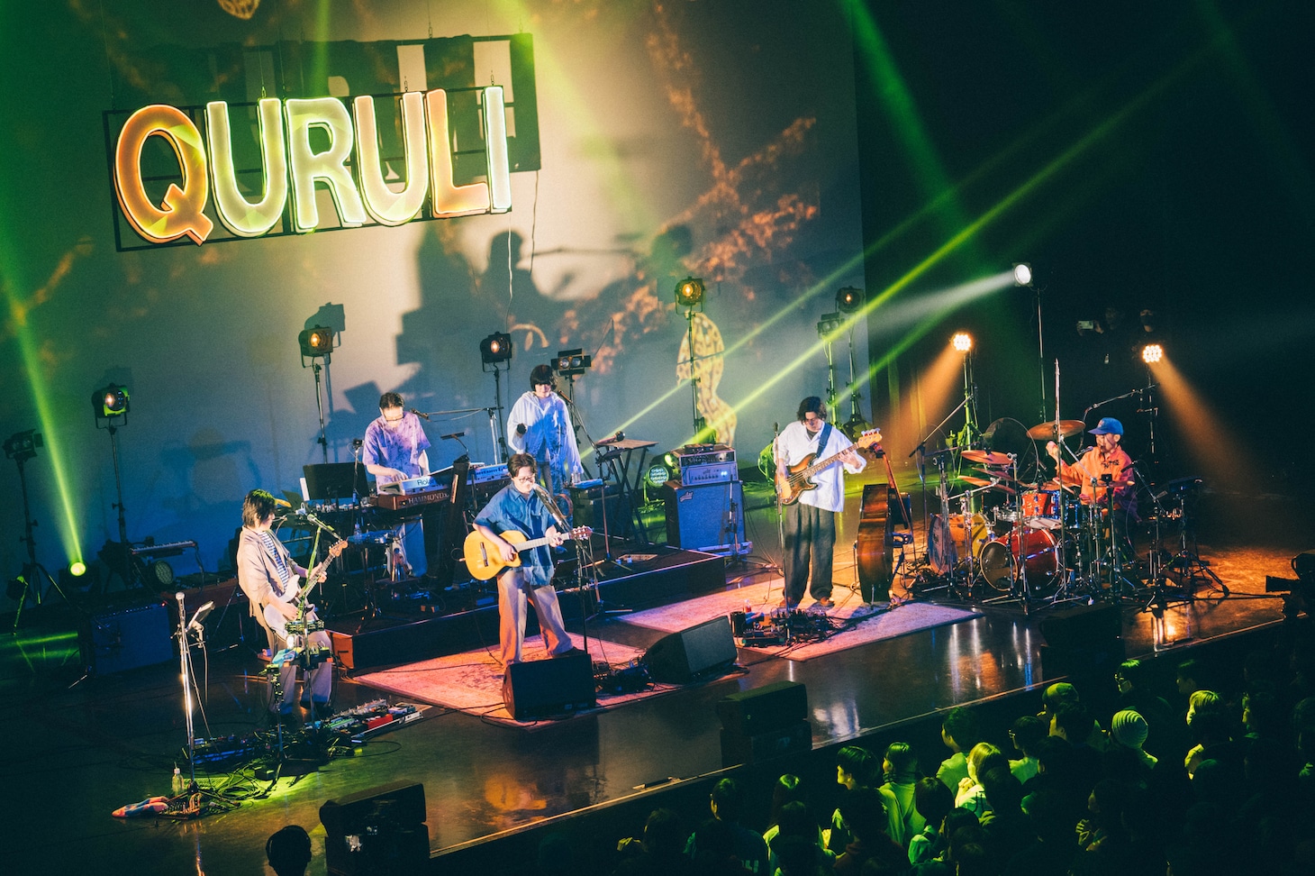 「くるりツアー25/26 ～夢のさいはて～」東京公演の様子。（Photo by Kana Tarumi）