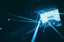 「くるりツアー25/26 ～夢のさいはて～」東京公演の様子。（Photo by Kana Tarumi）