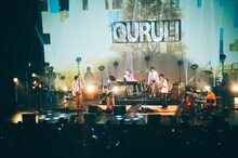 「くるりツアー25/26 ～夢のさいはて～」東京公演の様子。（Photo by Kana Tarumi）