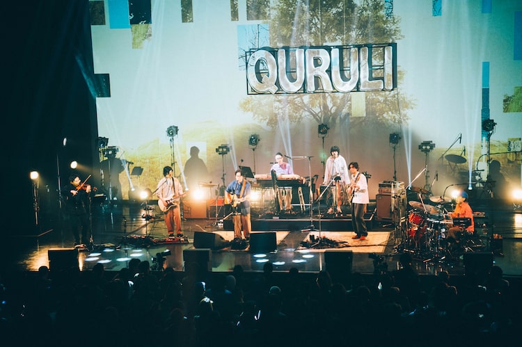 「くるりツアー25/26 ～夢のさいはて～」東京公演の様子。（Photo by Kana Tarumi）