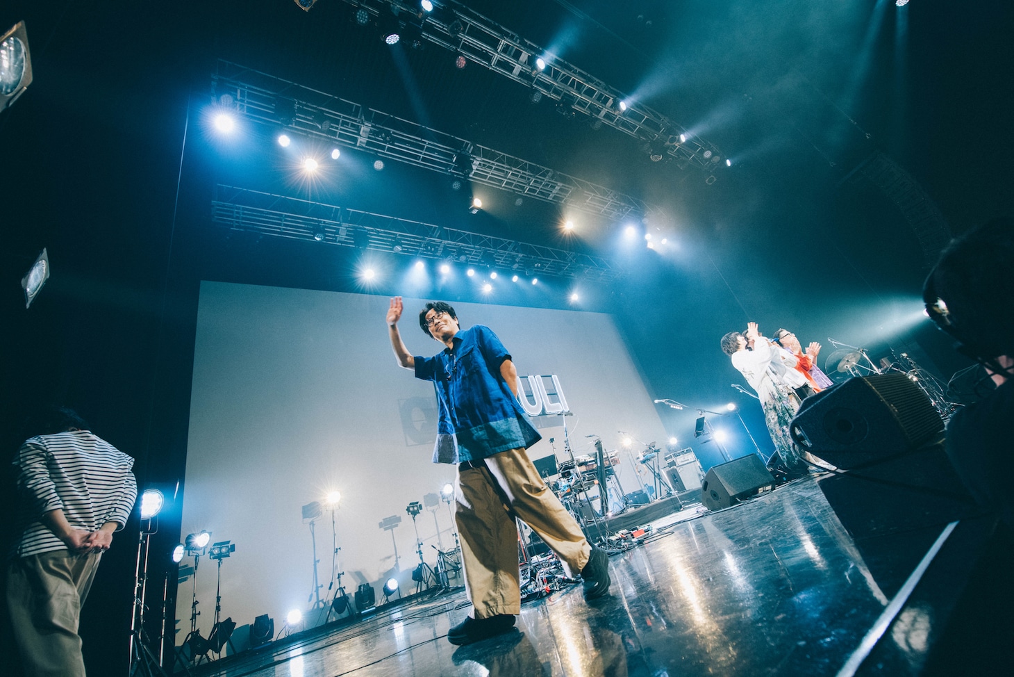 退場するくるりたち。（Photo by Kana Tarumi）