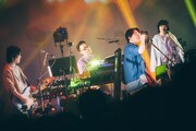 「くるりツアー25/26 ～夢のさいはて～」東京公演の様子。（Photo by Kana Tarumi）