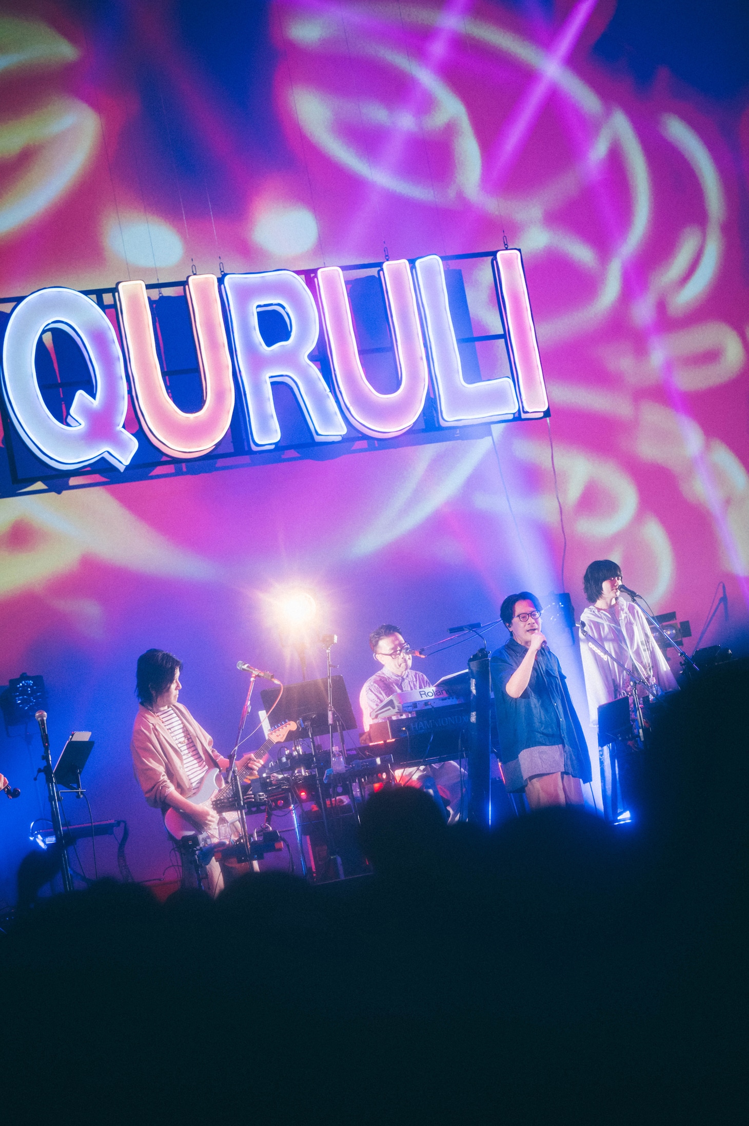 「くるりツアー25/26 ～夢のさいはて～」東京公演の様子。（Photo by Kana Tarumi）