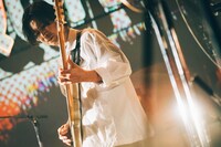 佐藤征史（B, Vo）（Photo by Kana Tarumi）