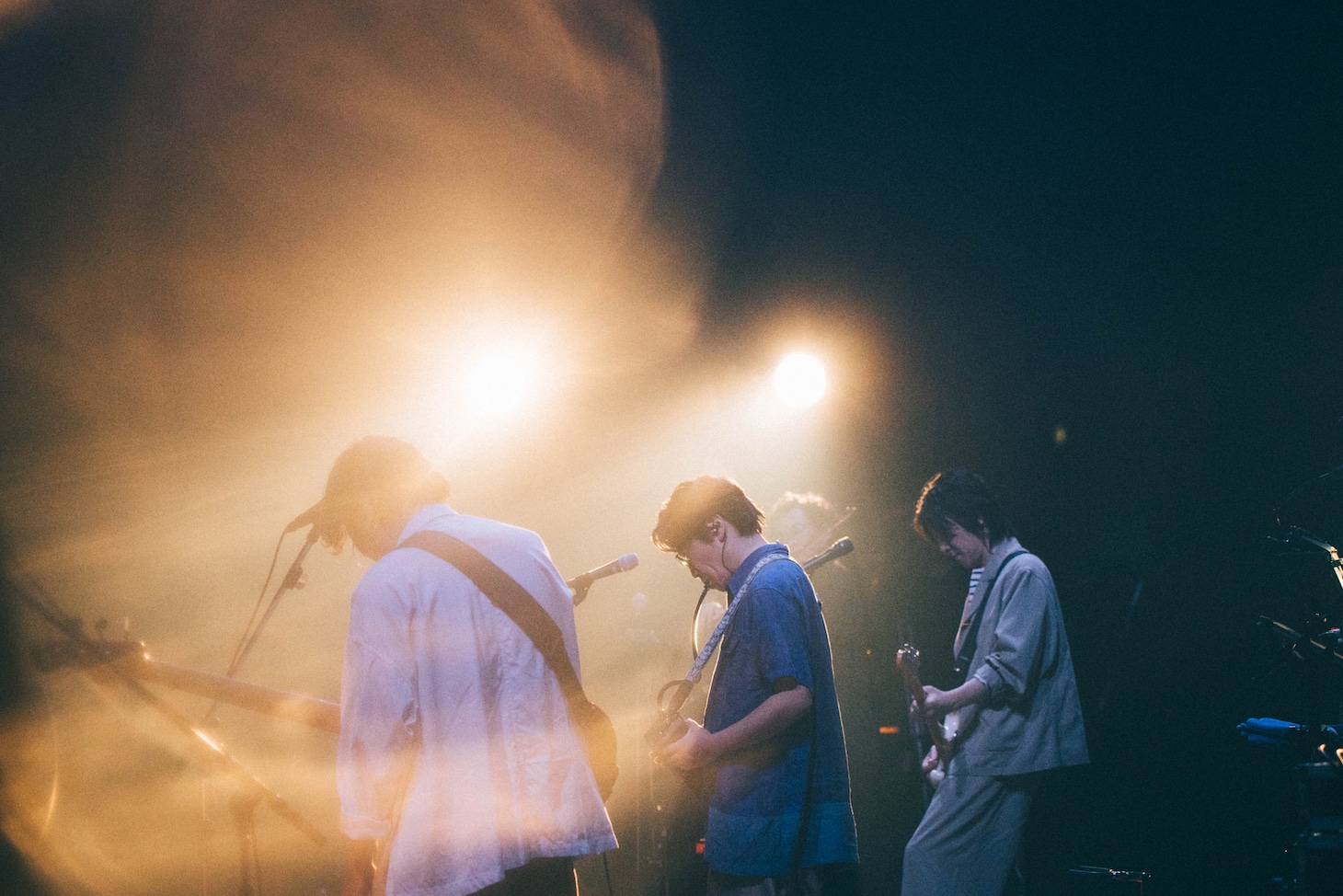 「くるりツアー25/26 ～夢のさいはて～」東京公演の様子。（Photo by Kana Tarumi）
