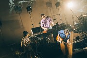 「くるりツアー25/26 ～夢のさいはて～」東京公演の様子。（Photo by Kana Tarumi）