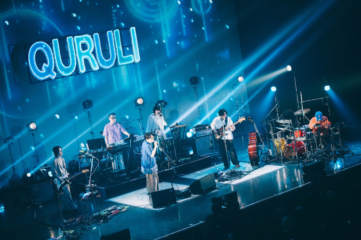 「くるりツアー25/26 ～夢のさいはて～」東京公演の様子。（Photo by Kana Tarumi）