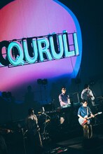 「くるりツアー25/26 ～夢のさいはて～」東京公演の様子。（Photo by Kana Tarumi）