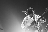 佐藤征史（B, Vo）（Photo by Kana Tarumi）