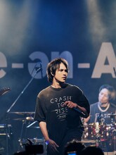 jekyll（Vo）（Photo by Tetsuya Matsuda）