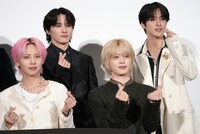 左から川尻蓮、川西拓実、木全翔也、河野純喜。