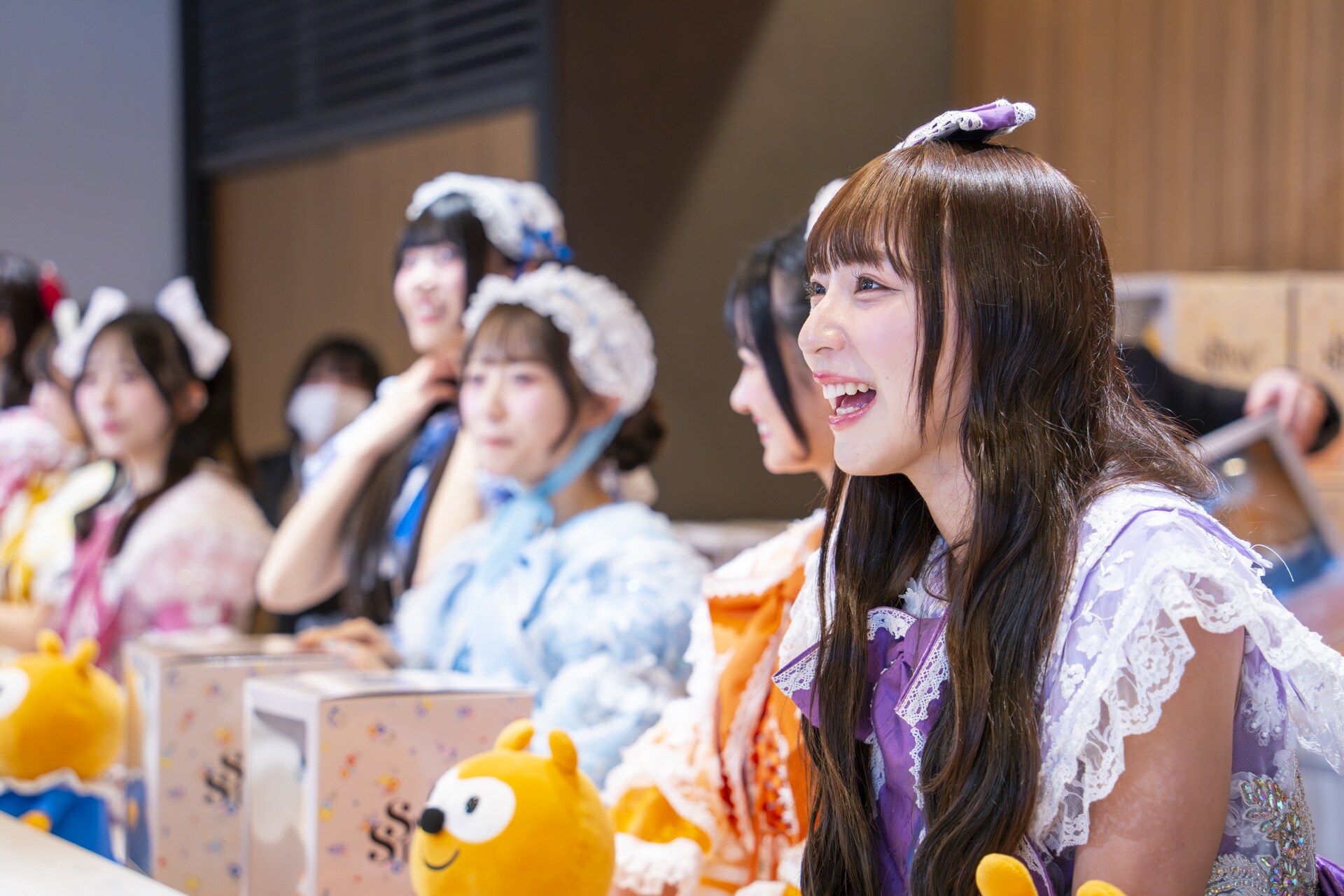 SWEET STEADY、ポンタぬいぐるみをファンに手渡し！白石まゆみ「夢が
