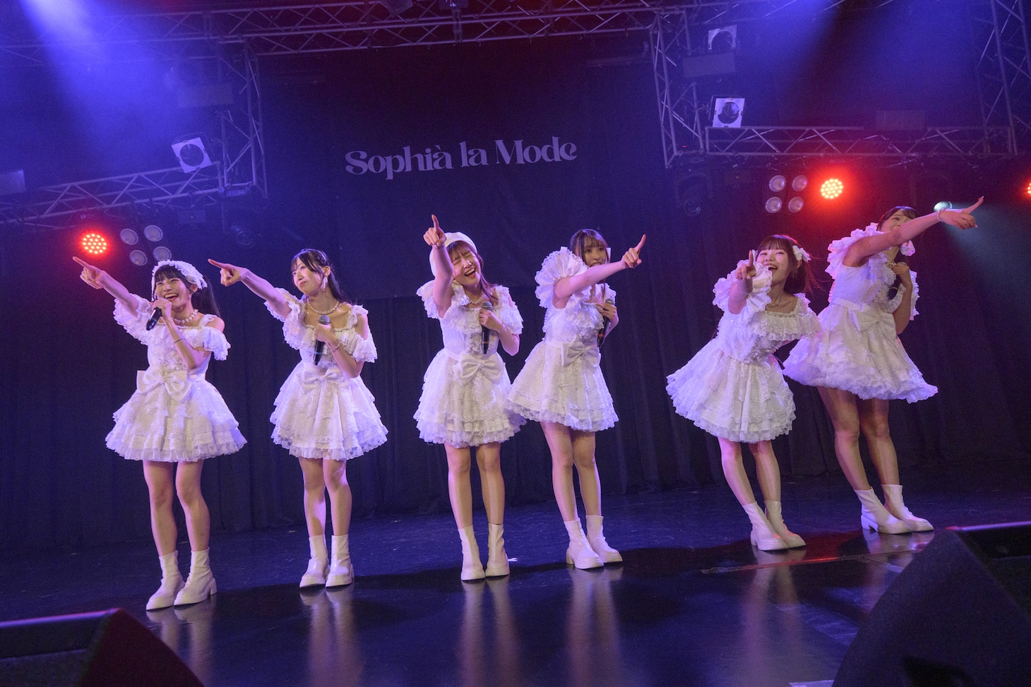 Sophià la Modeのデビューワンマンライブの様子。