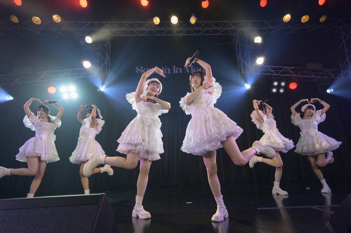 Sophià la Modeのデビューワンマンライブの様子。