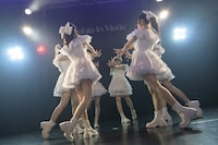 Sophià la Modeのデビューワンマンライブの様子。