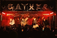 ONE OR EIGHTサプライズライブの様子。